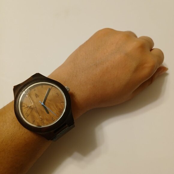 Treehut Classic Ebony Walnut Burl 40mm Brown Casual Boho Analog Watch - Picture 6 of 16